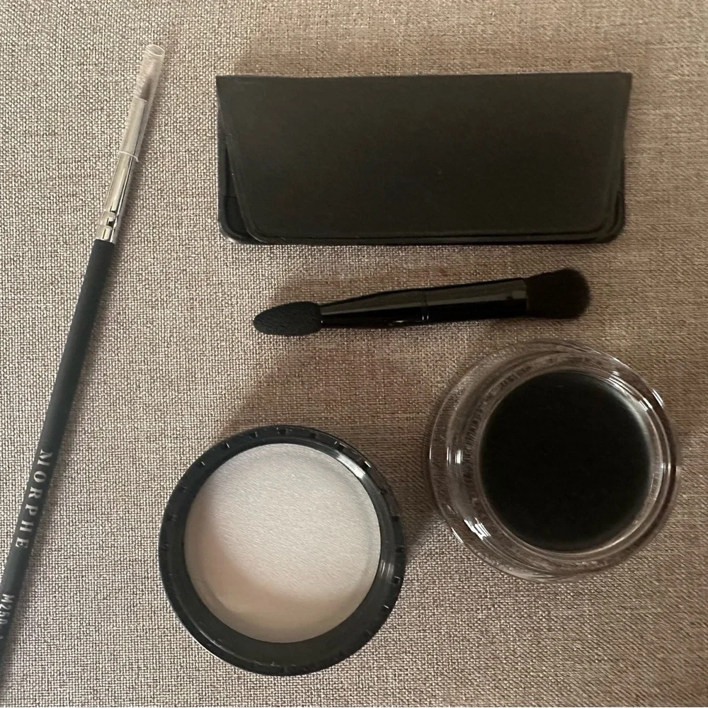 cle de peau achieve bold